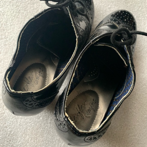 Dexflex Comfort Shoes 6 Heeled Brogue Black Patent - Picture 7 of 7